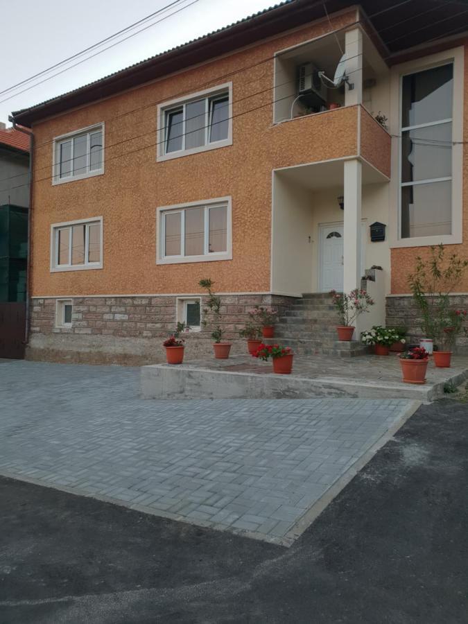 Pretty Garden Orsova Exterior photo