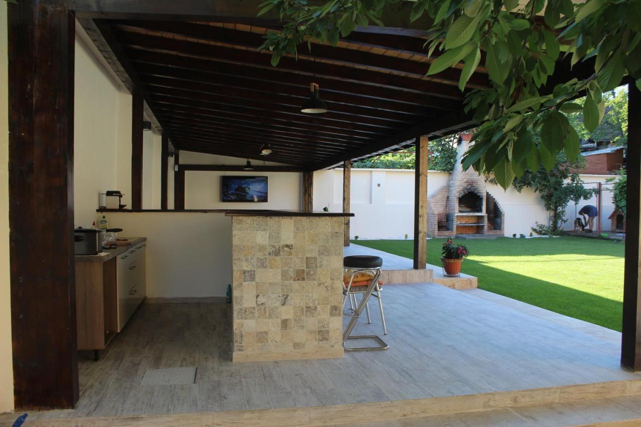 Pretty Garden Orsova Exterior photo