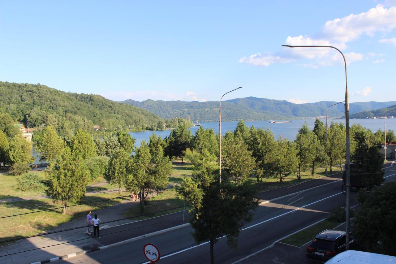 Pretty Garden Orsova Exterior photo